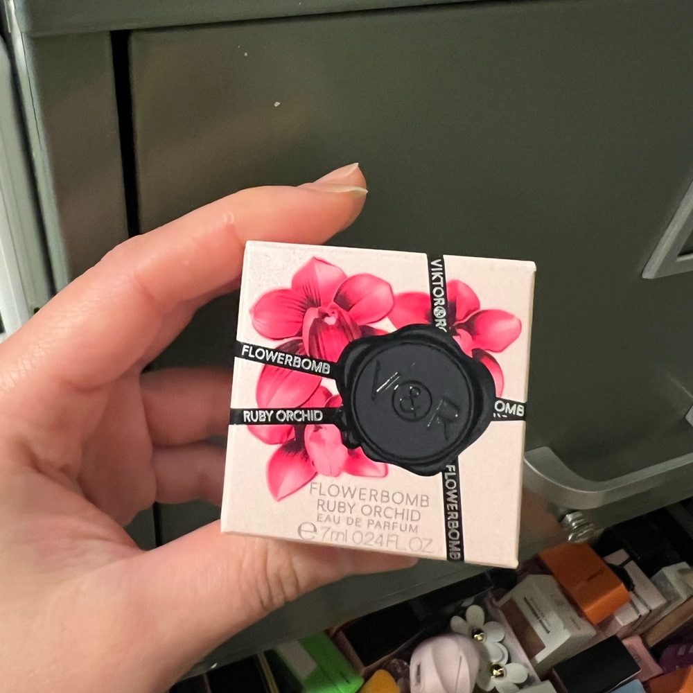 BRAND NEW Mini Viktor&Rolf Travel